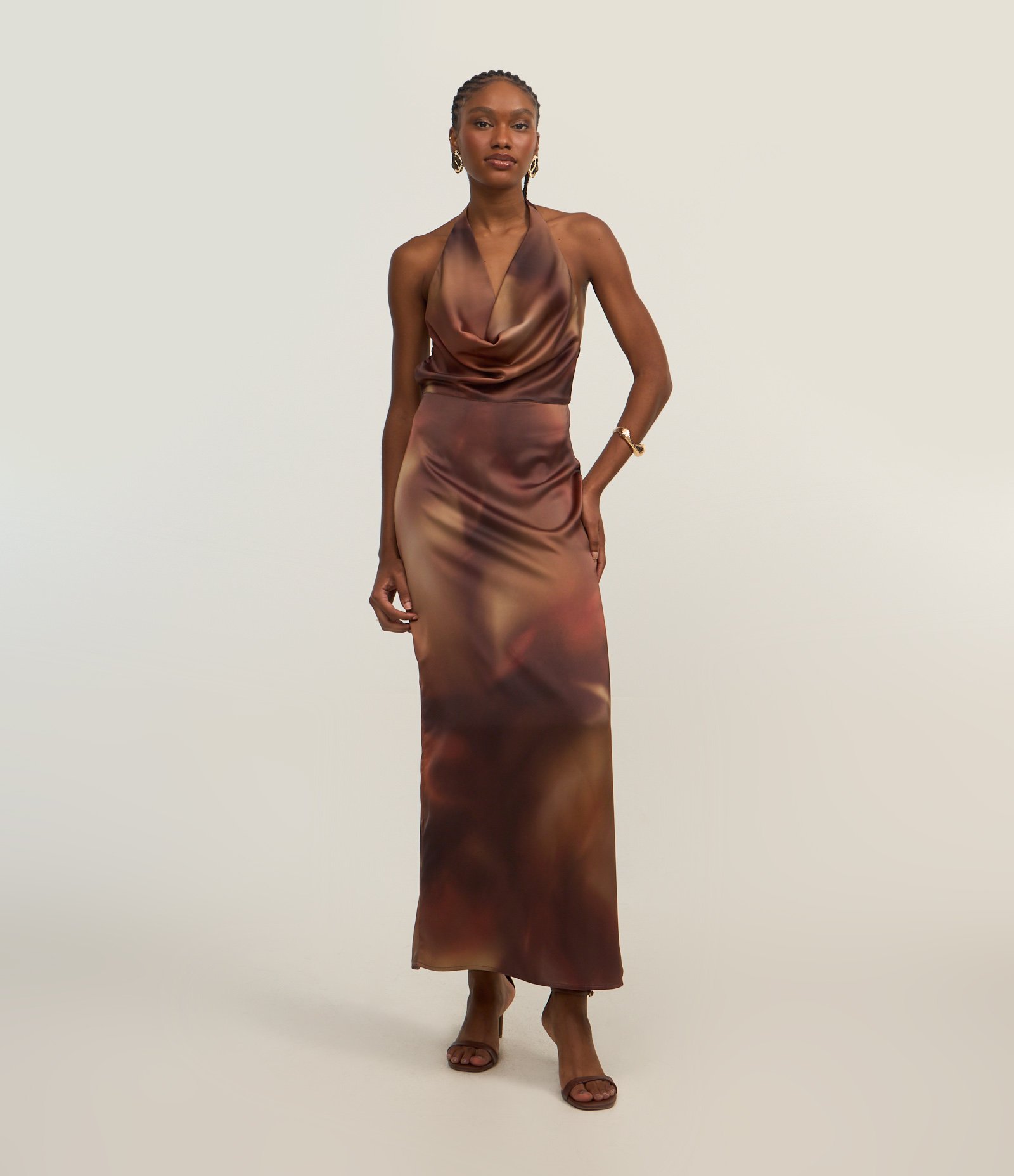 Vestido New Midi em Cetim com Estampa Manchadinha Marrom 1