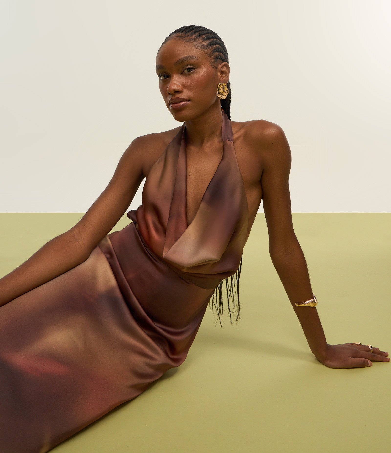 Vestido New Midi em Cetim com Estampa Manchadinha Marrom 4