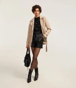 Short Cintura Alta em PU Barra Dobrada