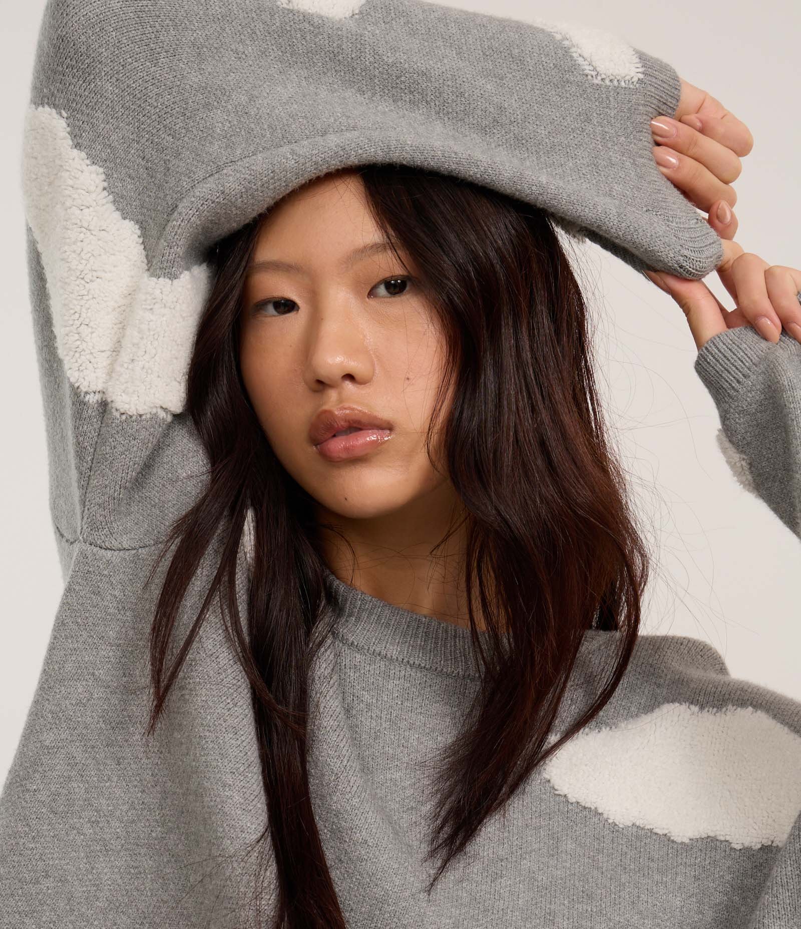 Suéter em Tricô com Estampa de Nuvens Cinza 1