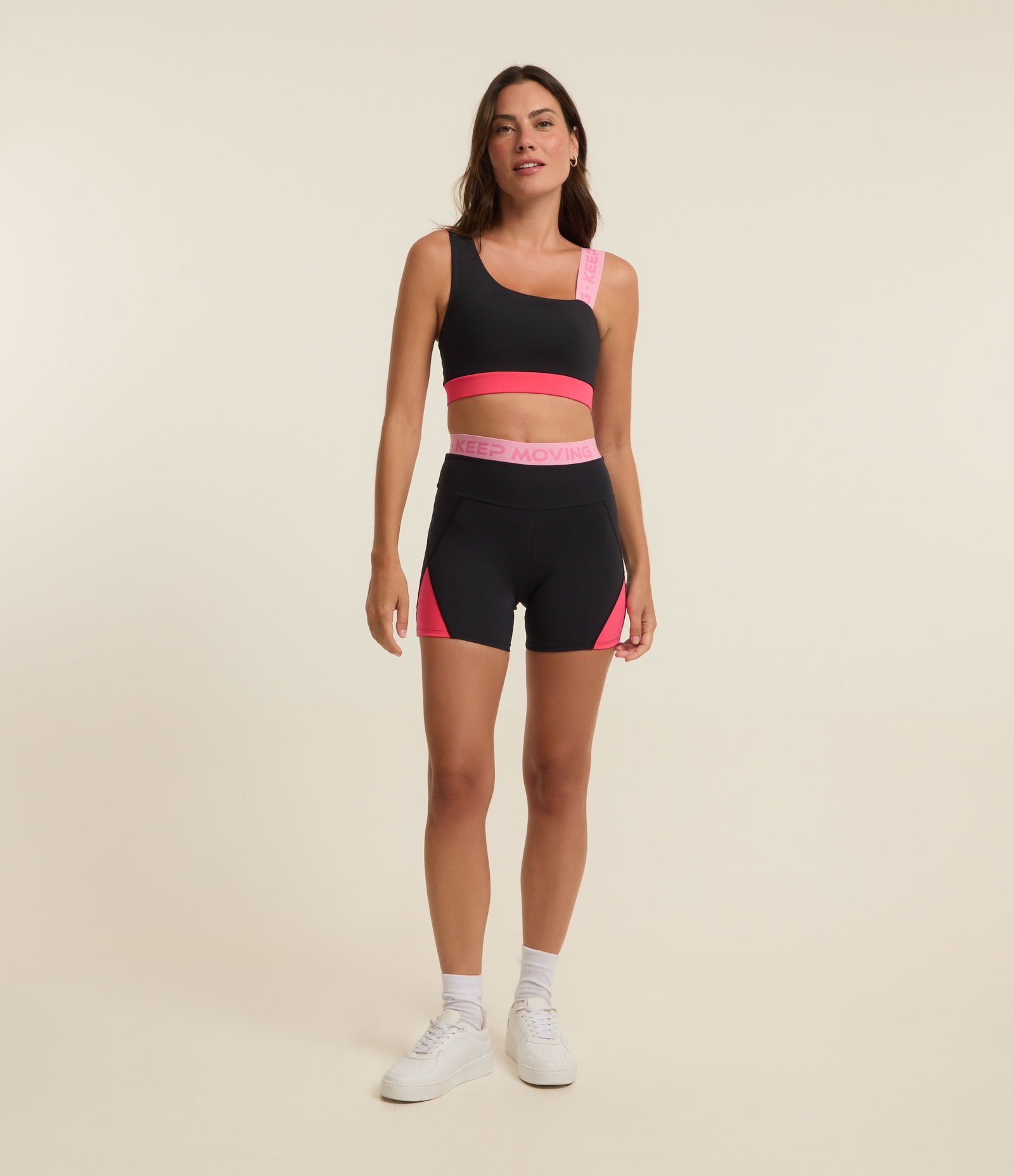 Bermuda Ciclista em Microfibra com Detalhe de Friso Preto/Rosa 1