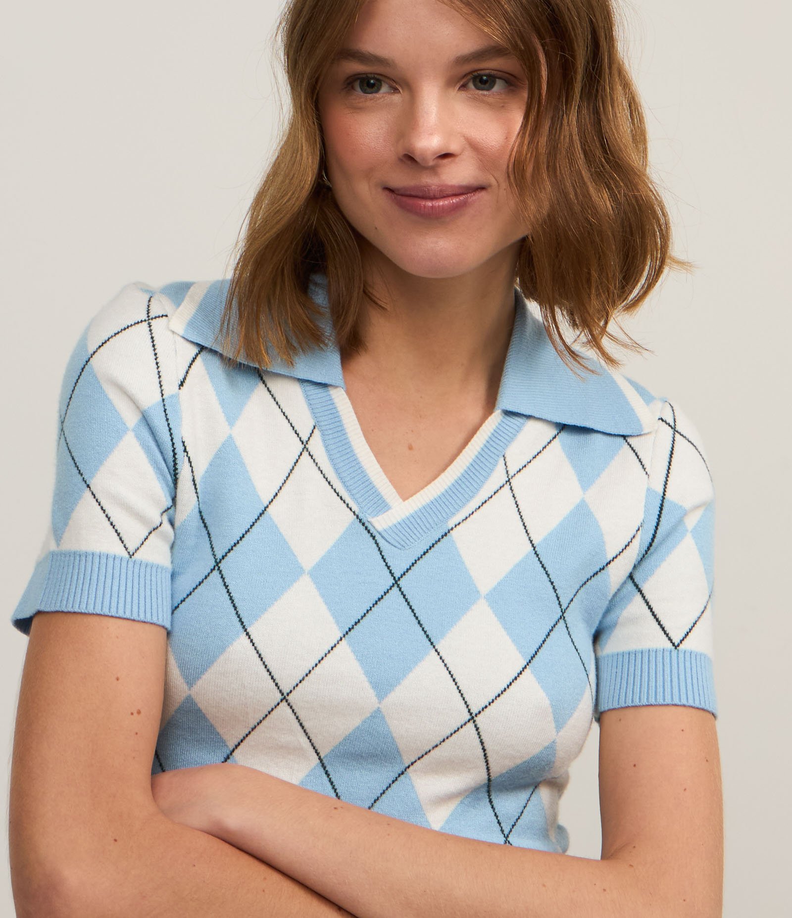 Blusa Polo em Jacquard com Estampa Geométrica Azul/ Branco 3