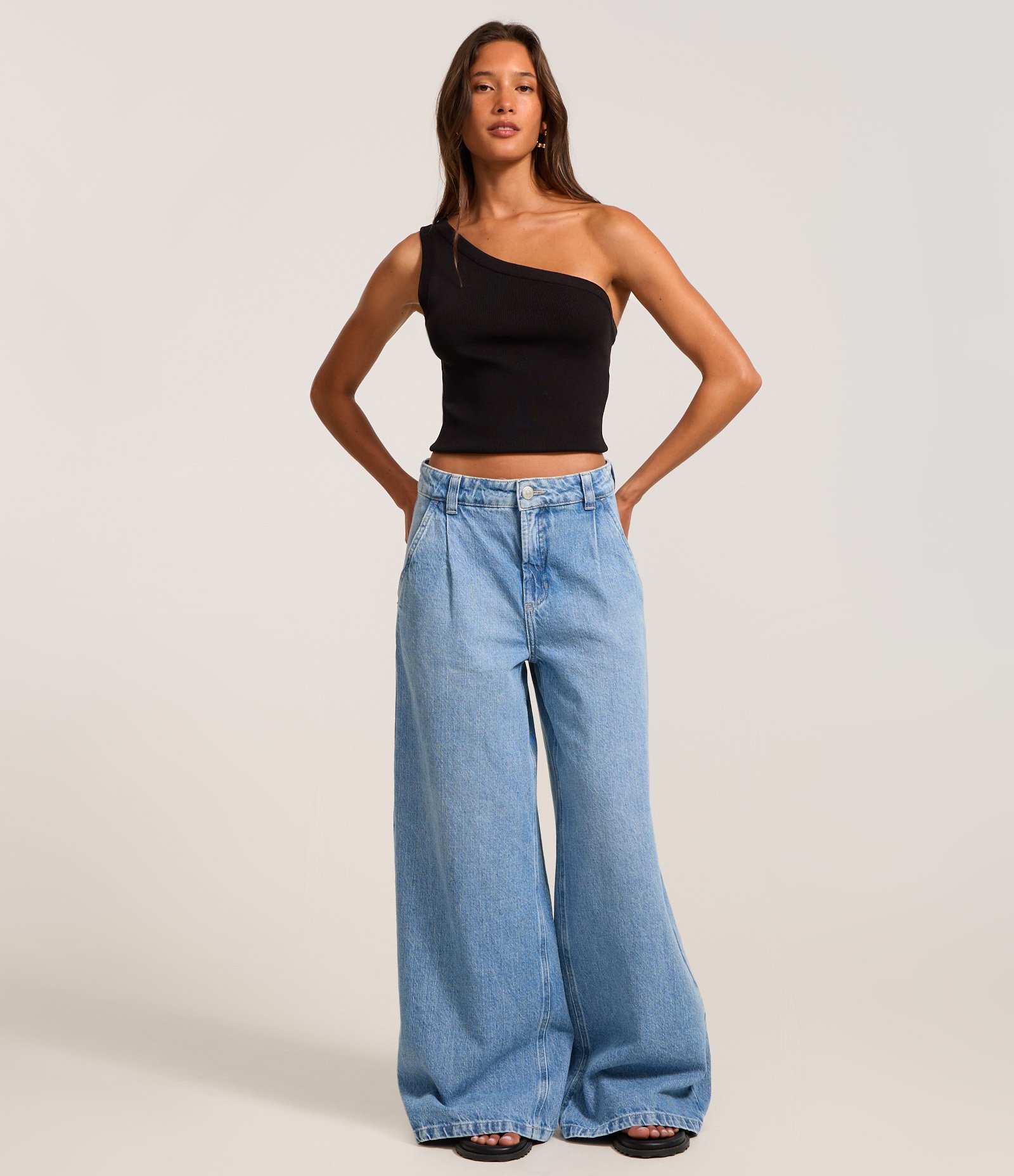 Blusa Cropped em Tricoline com Um Ombro Só Preto 2