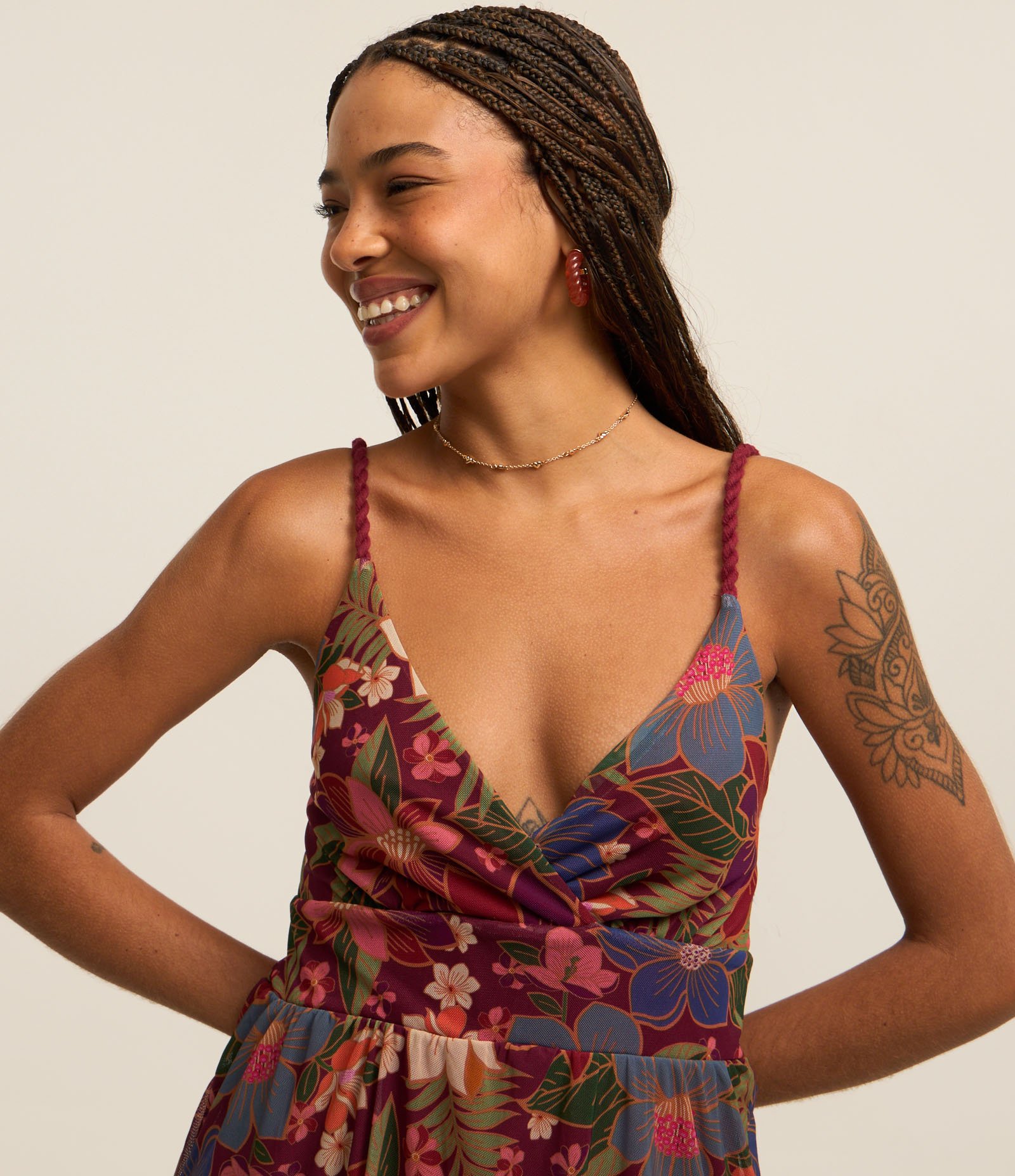 Vestido Midi em Tule com Estampa Floral e Alça de Corda Vermelho 3