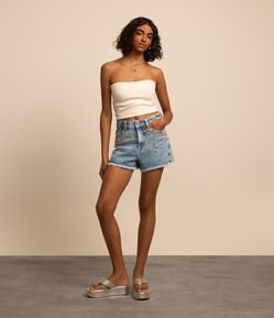 Short Slim Cintura Alta em Jeans com Pedrinhas Aplicadas