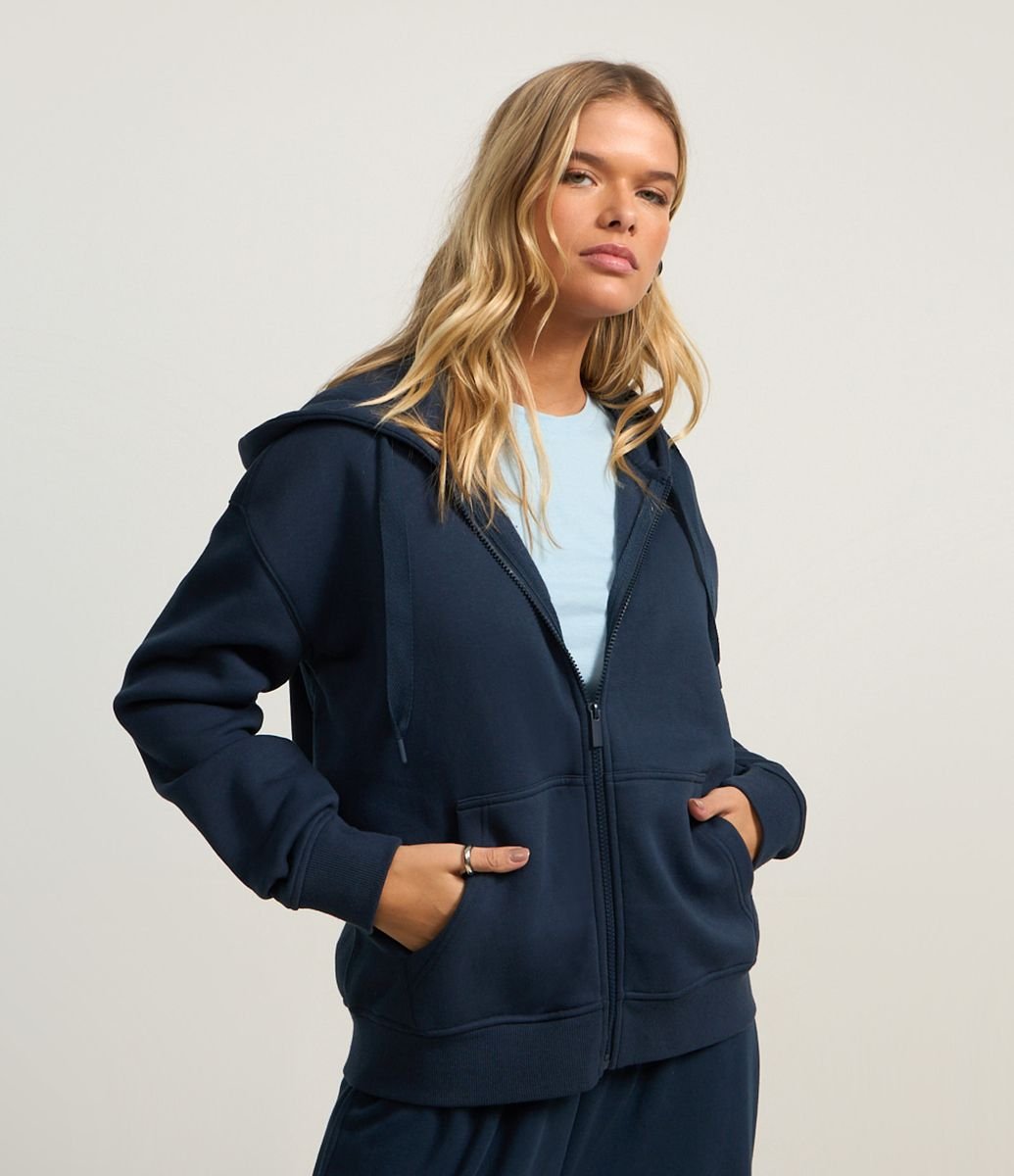 Casaco em Moletom Peluciado com Capuz e Bolso Canguru Azul Marinho