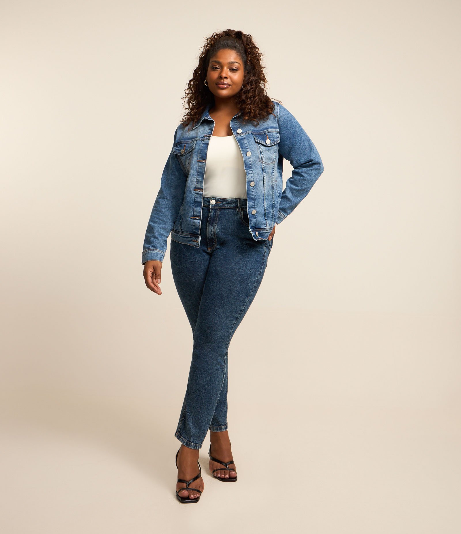 Jaqueta Básica em Jeans Estonado Curve & Plus Size Azul 2