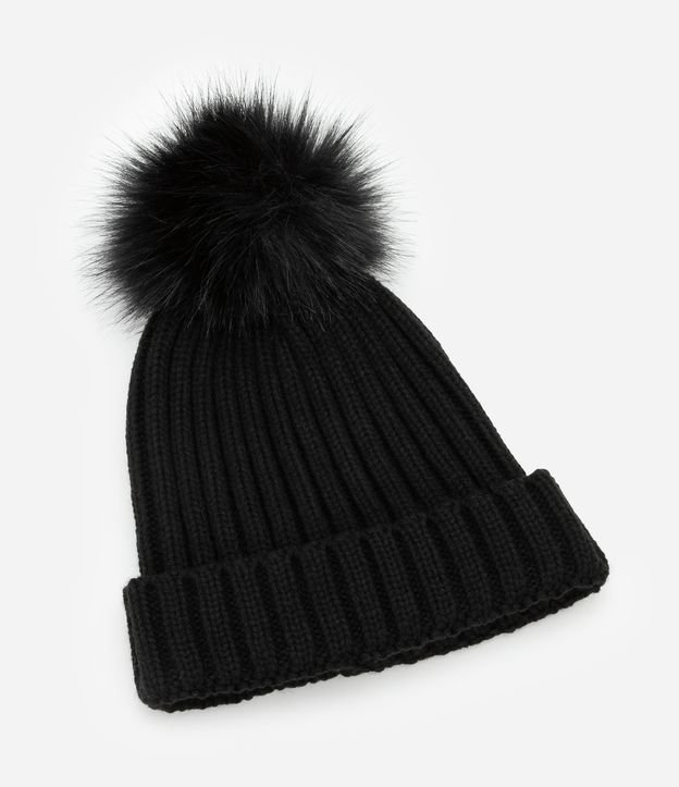Gorro em Tricot Básico com Pompom