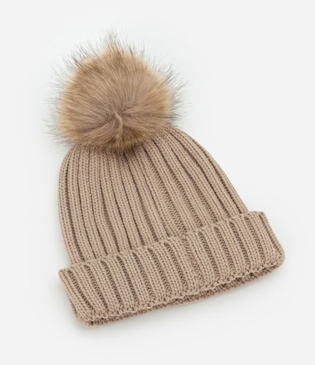 Gorro em Tricot Básico com Pompom
