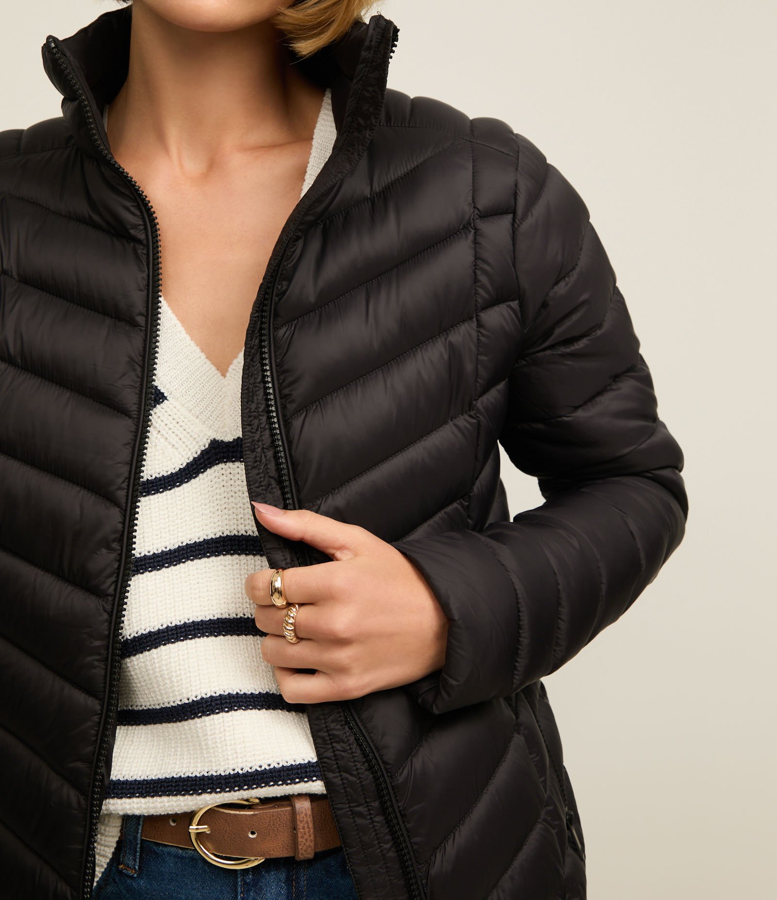 Jaqueta Puffer Ultra Leve em Poliamida com Saquinho de Guardar Preto 3