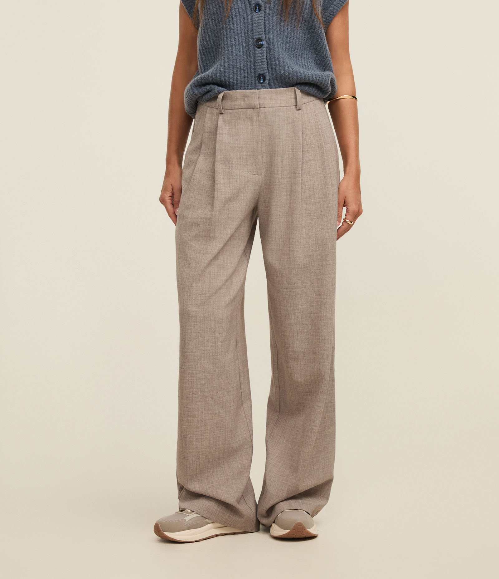 Calça Wide Leg Alfaiatada com Cós Simples Cinza 3