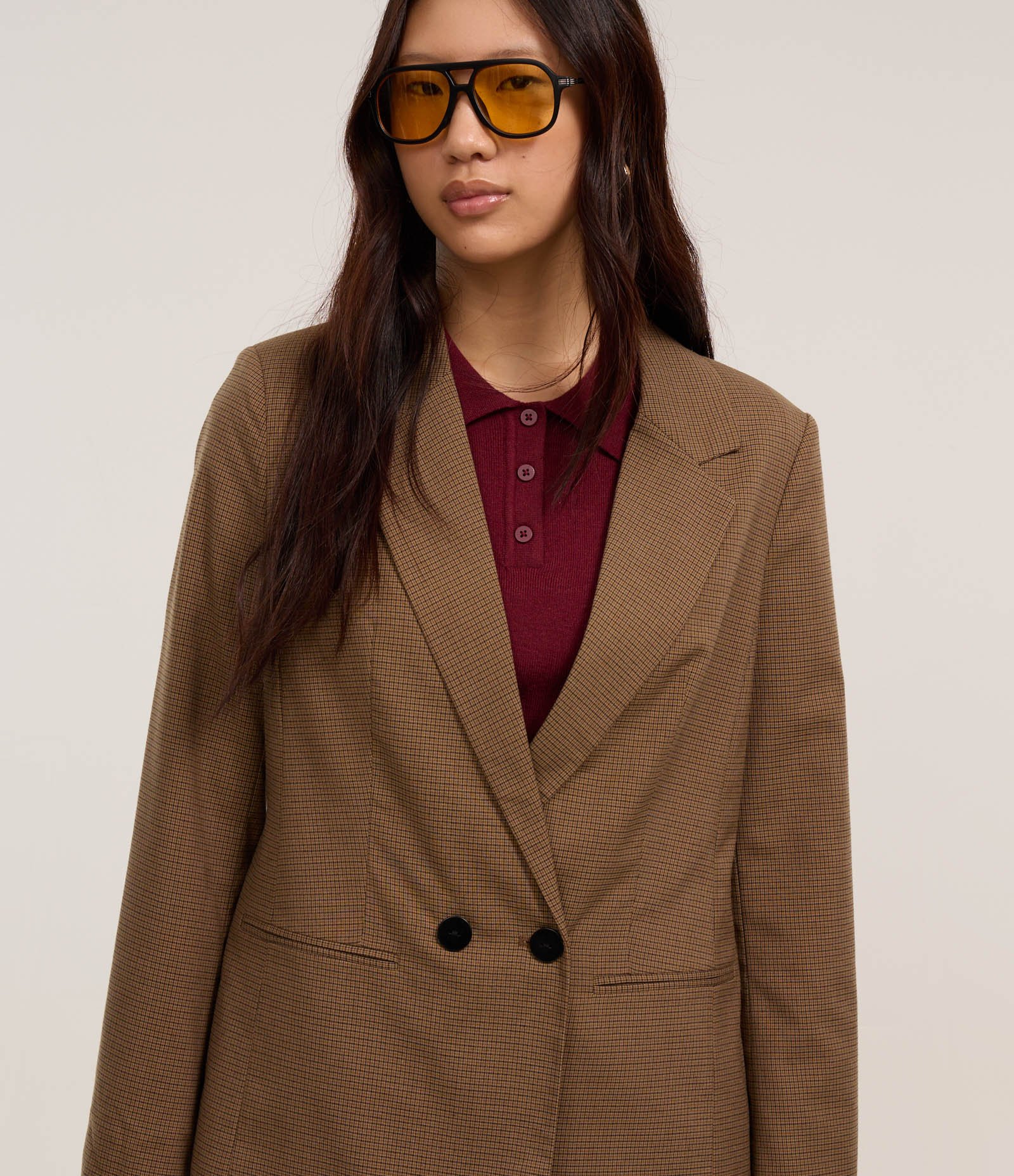 Blazer Alongado em Alfaiataria Xadrez com Botões Marrom 3