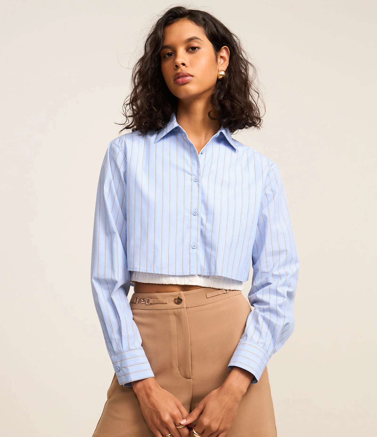 Camisa Cropped Listrada em Tricoline com Fio TInto Azul 1