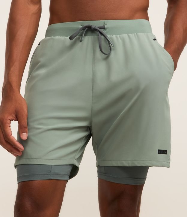 Bermuda Esportiva com Short de Compressão