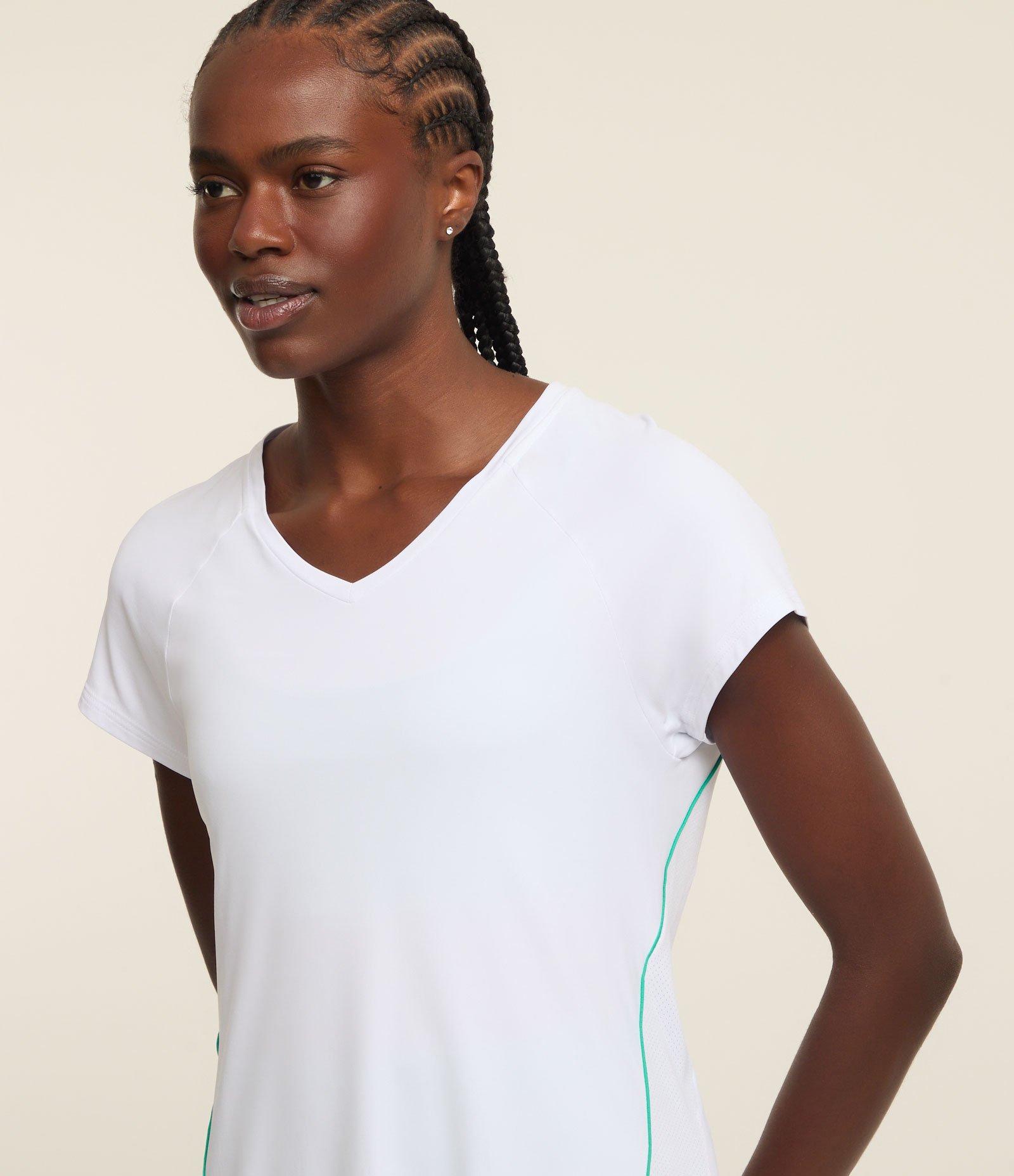 Camiseta Esportiva em Microfibra com Friso Branco 4