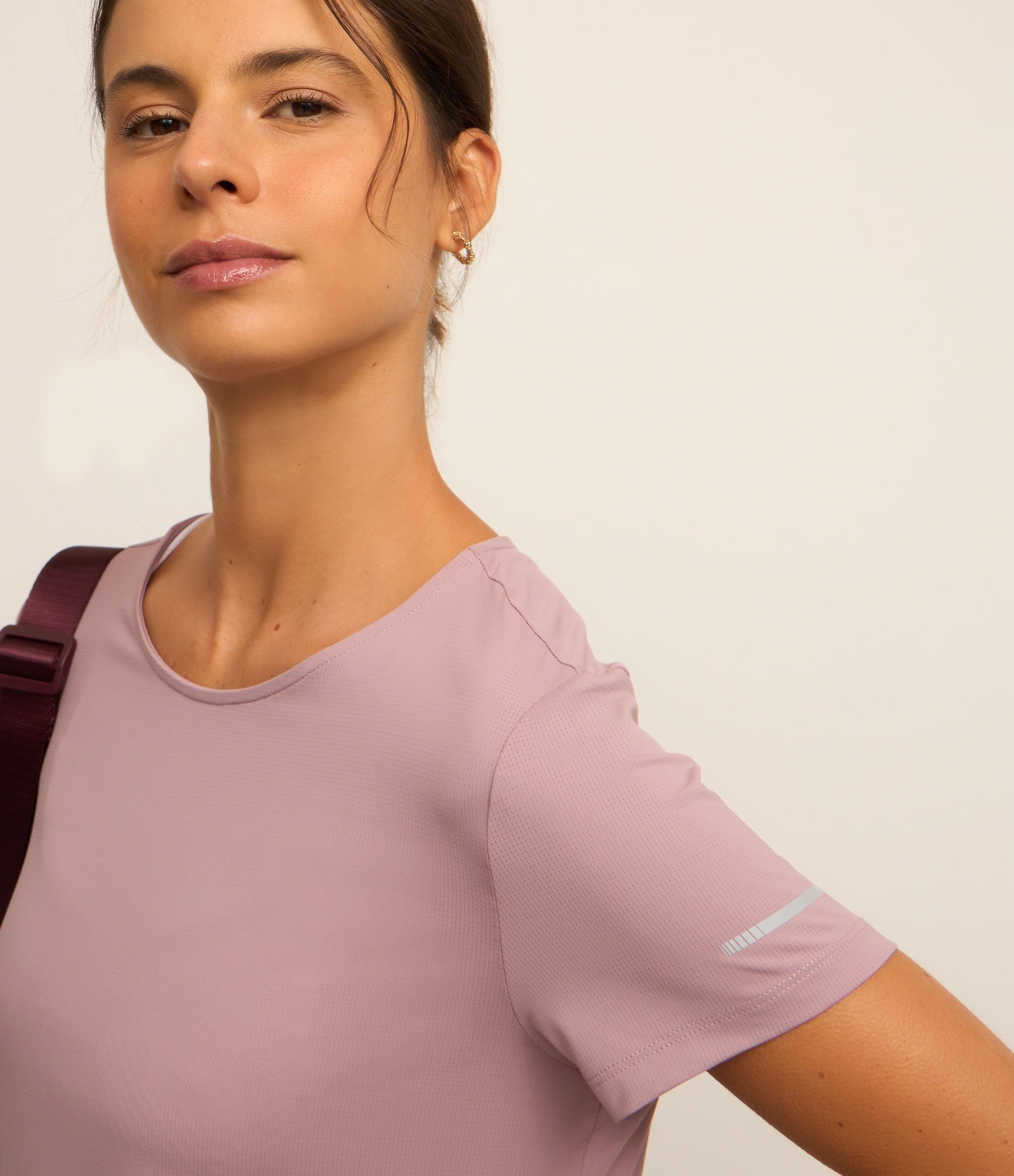 Camiseta Esportiva Regular Texturizada com Detalhe Refletivo Rosa Terroso 3