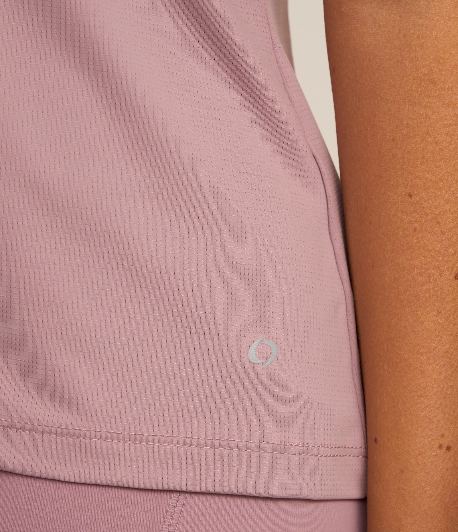 Camiseta Esportiva Regular Texturizada com Detalhe Refletivo Rosa Terroso 4