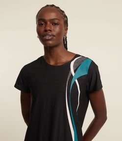 Camiseta Esportiva em Poliamida com Estampa Ondas