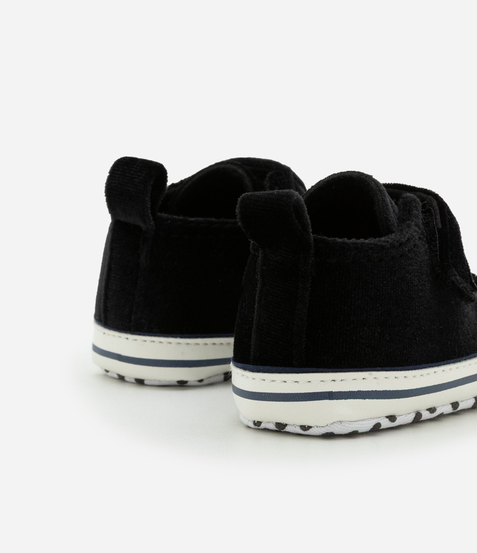 Tênis Infantil em Veludo com Cadarço e Velcro - Tam 0 a 18 meses Preto 2