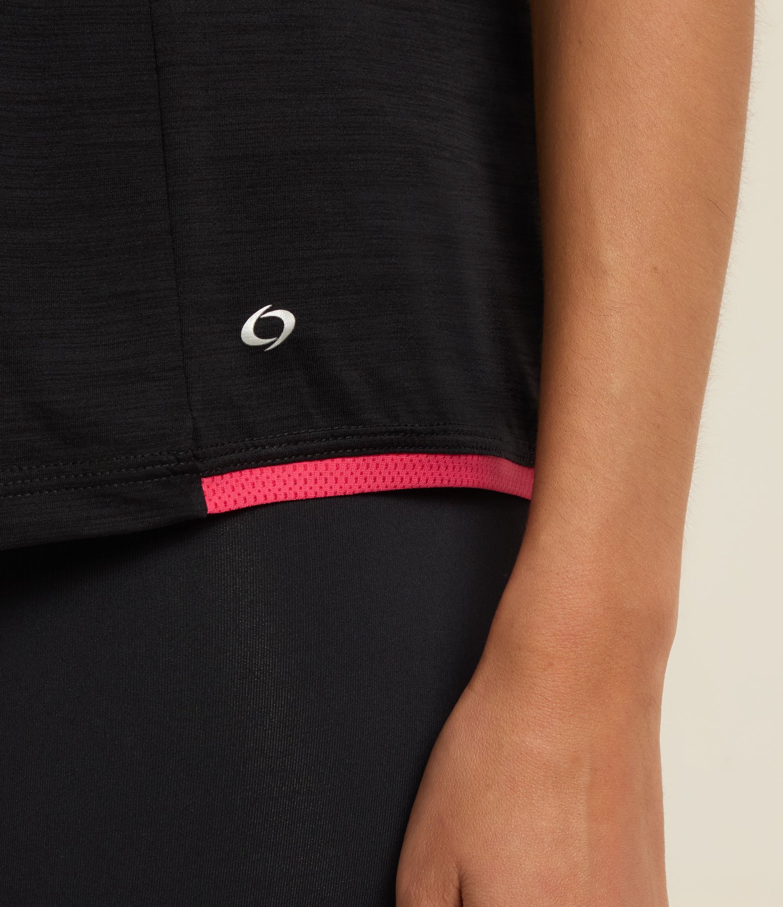 Camiseta Esportiva com Frisos Contrastantes Preto 4