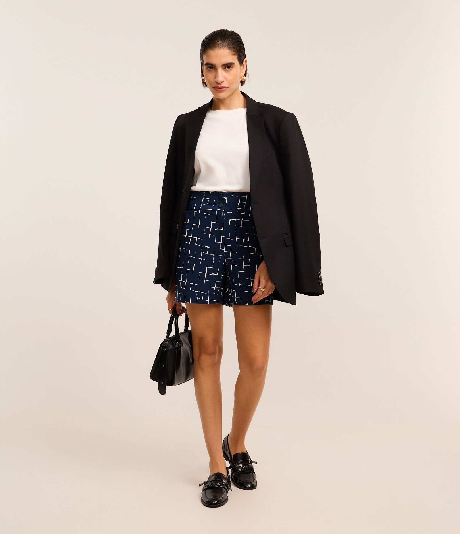 Short Alfaitado Cintura Alta com Estampa Ladrilhos Azul Marinho 2