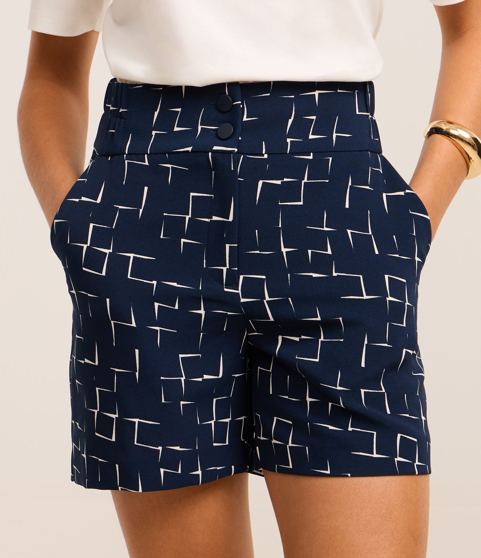 Short Alfaitado Cintura Alta com Estampa Ladrilhos Azul Marinho 3
