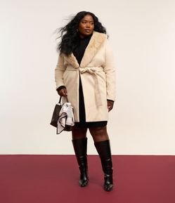 Casaco Polivelour com Gola Pelo Removível Curve & Plus Size