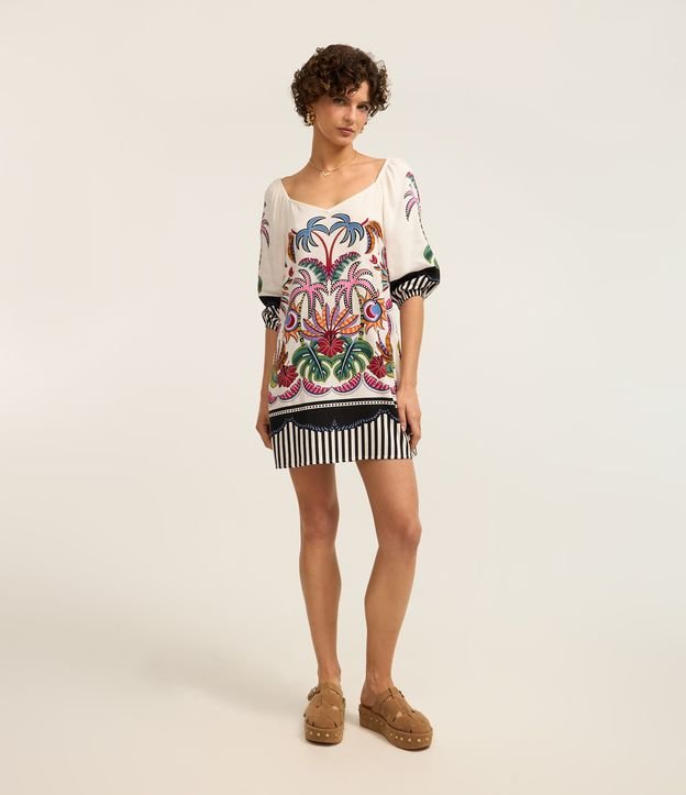 Vestido Evasê Curto com Linho Estampado Tropical e Mangas Bufantes
