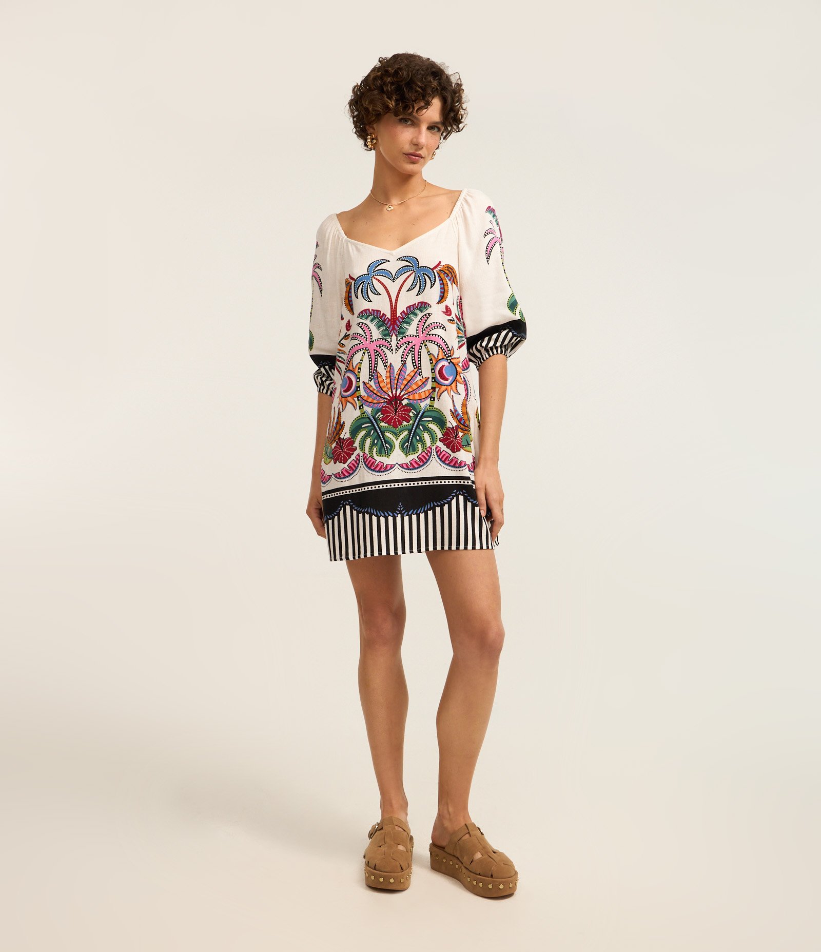 Vestido Evasê Curto com Linho Estampado Tropical e Mangas Bufantes Multicores 2