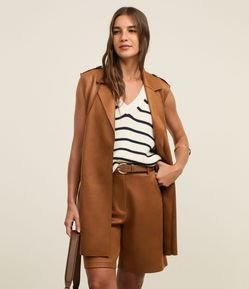 Colete Longo com Cinto Amarração e Bolsos