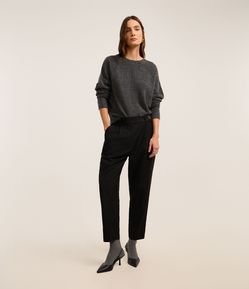 Calça Cenoura Alfaiatada com Cós Transpassado