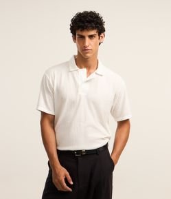 Camisa Polo Regular com Vista Oculta e Textura