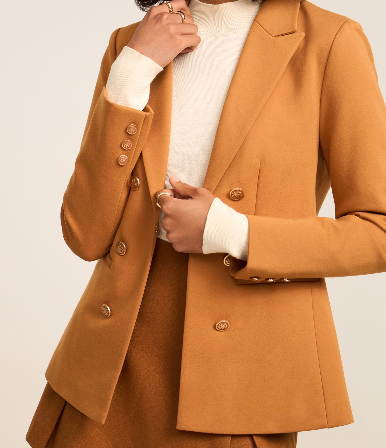 Blazer Alfaiatado em Ponto Roma com Botões Brasão 3