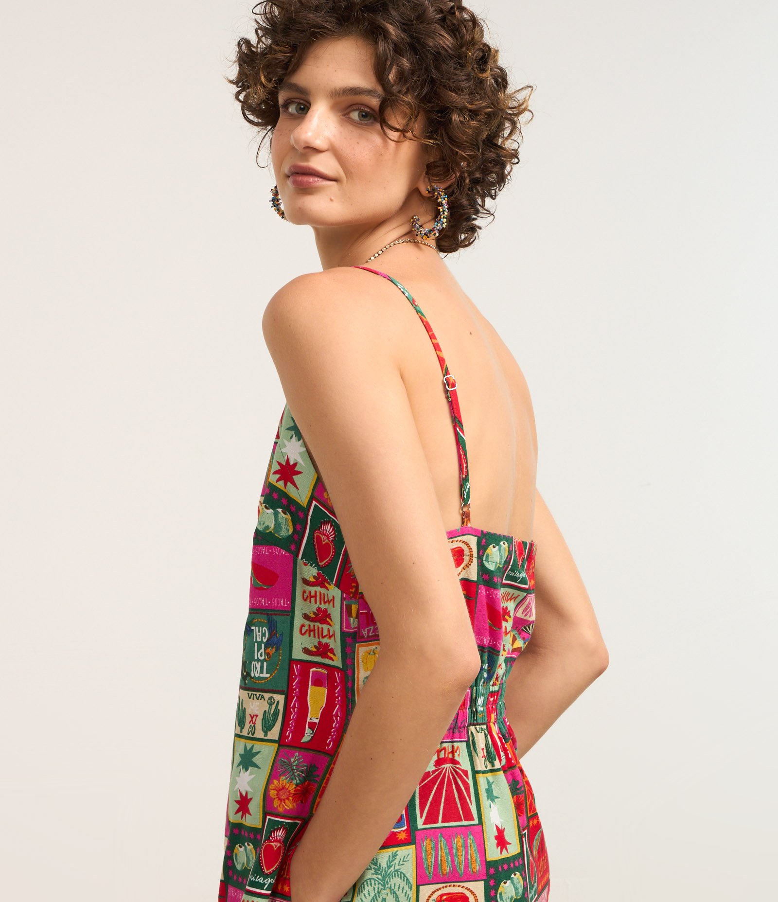 Vestido Curto em Viscolinho com Estampa de Frutinhas Vermelho 4