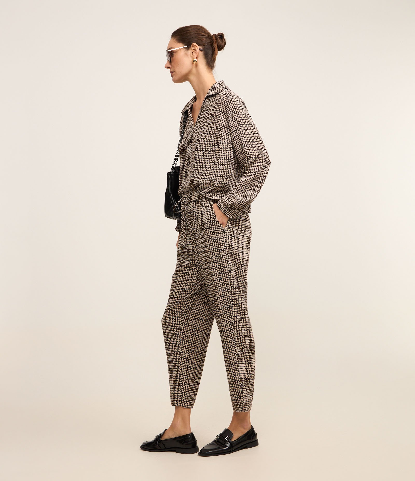 Blusa em Crepe com Estampa Pied-de-Poule e Gola Polo Bege/Preto 3