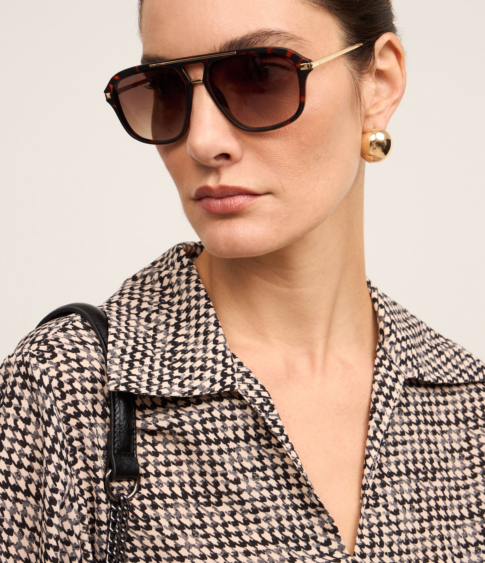 Blusa em Crepe com Estampa Pied-de-Poule e Gola Polo Bege/Preto 5