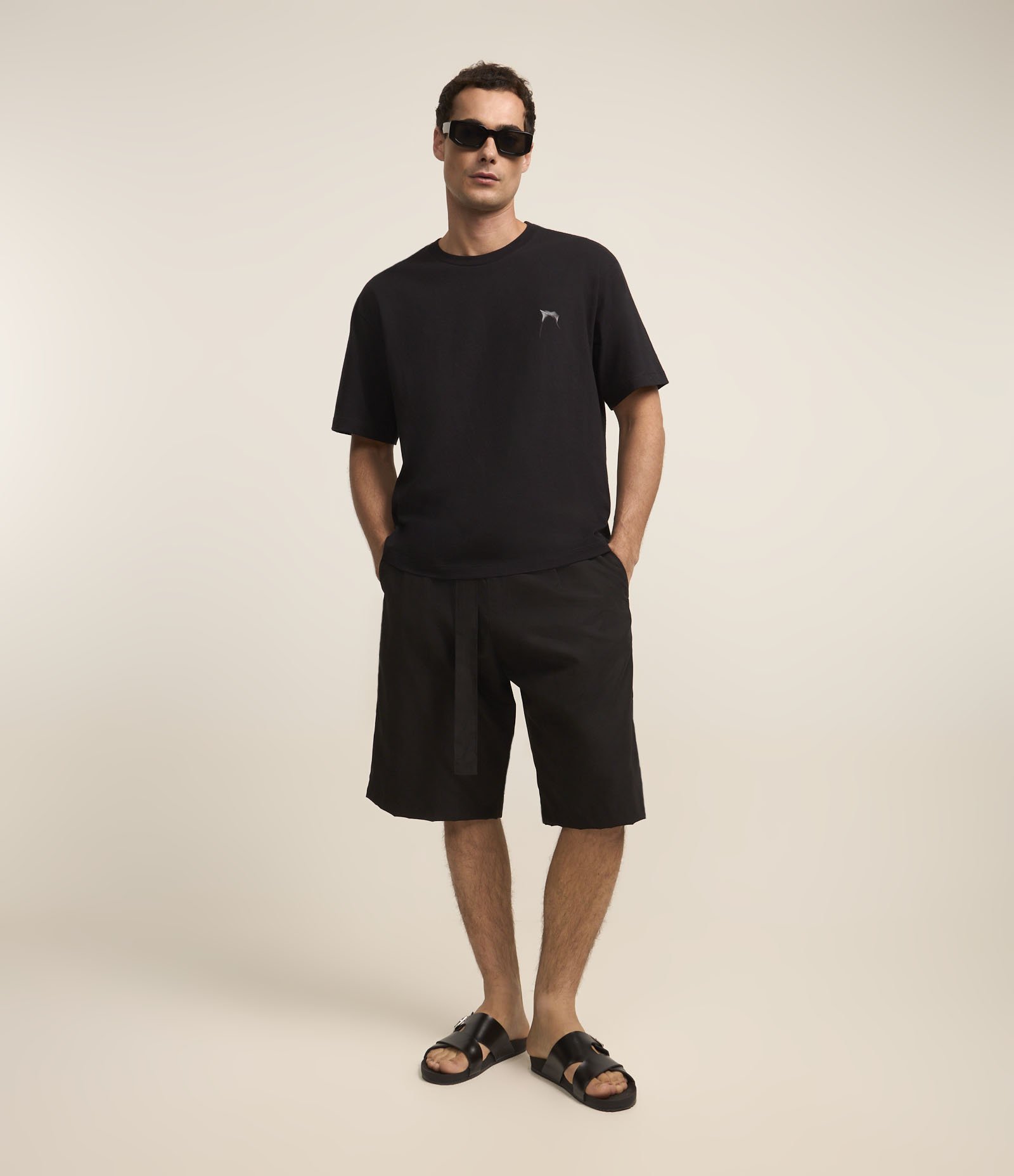 Camiseta Boxy em Algodão com Estampa Surrealismo Preto 3