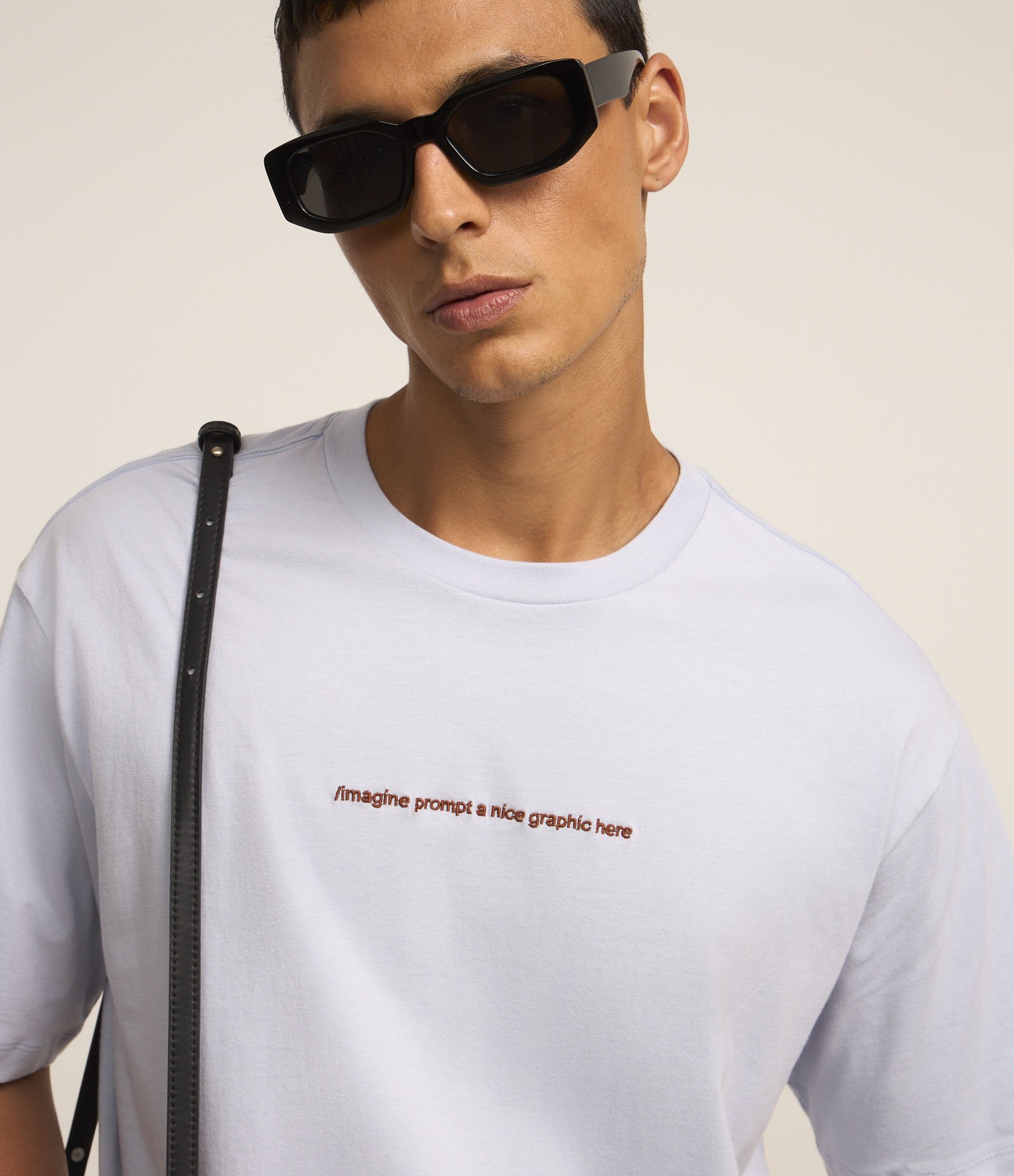 Camiseta Boxy em Algodão com Estampa Lettering Branco Azulado 3