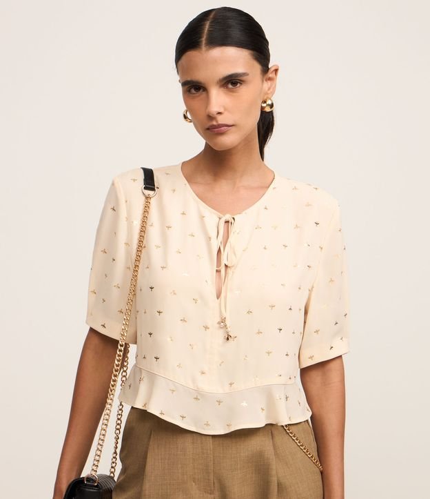 Blusa em Chiffon com Estampa Abelha em Efeito Metalizado