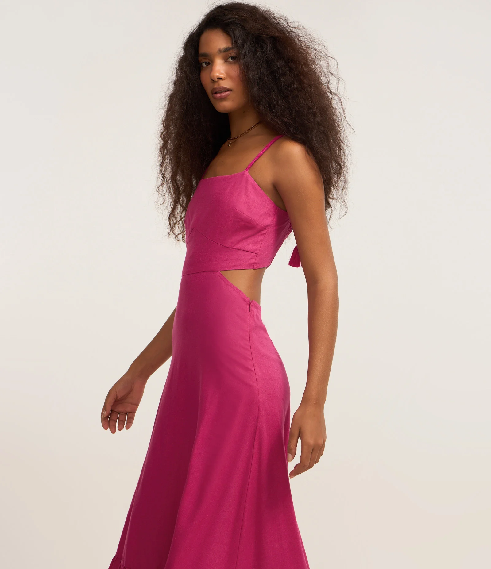 Vestido New Midi em Viscolinho com Lastex e Recorte Vazado Rosa 2