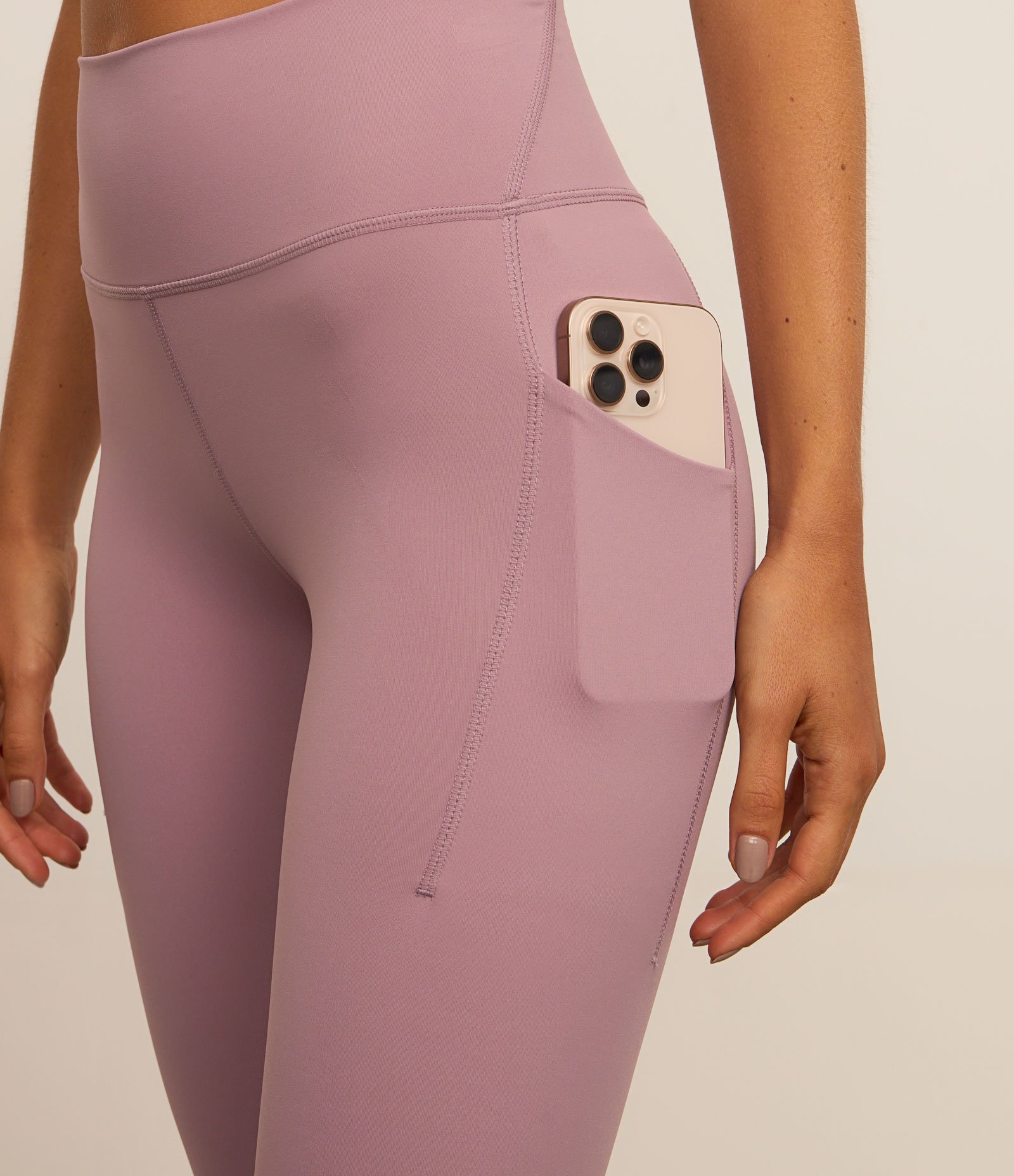 Calca Legging Esportiva em Microfibra com Bolsos 3