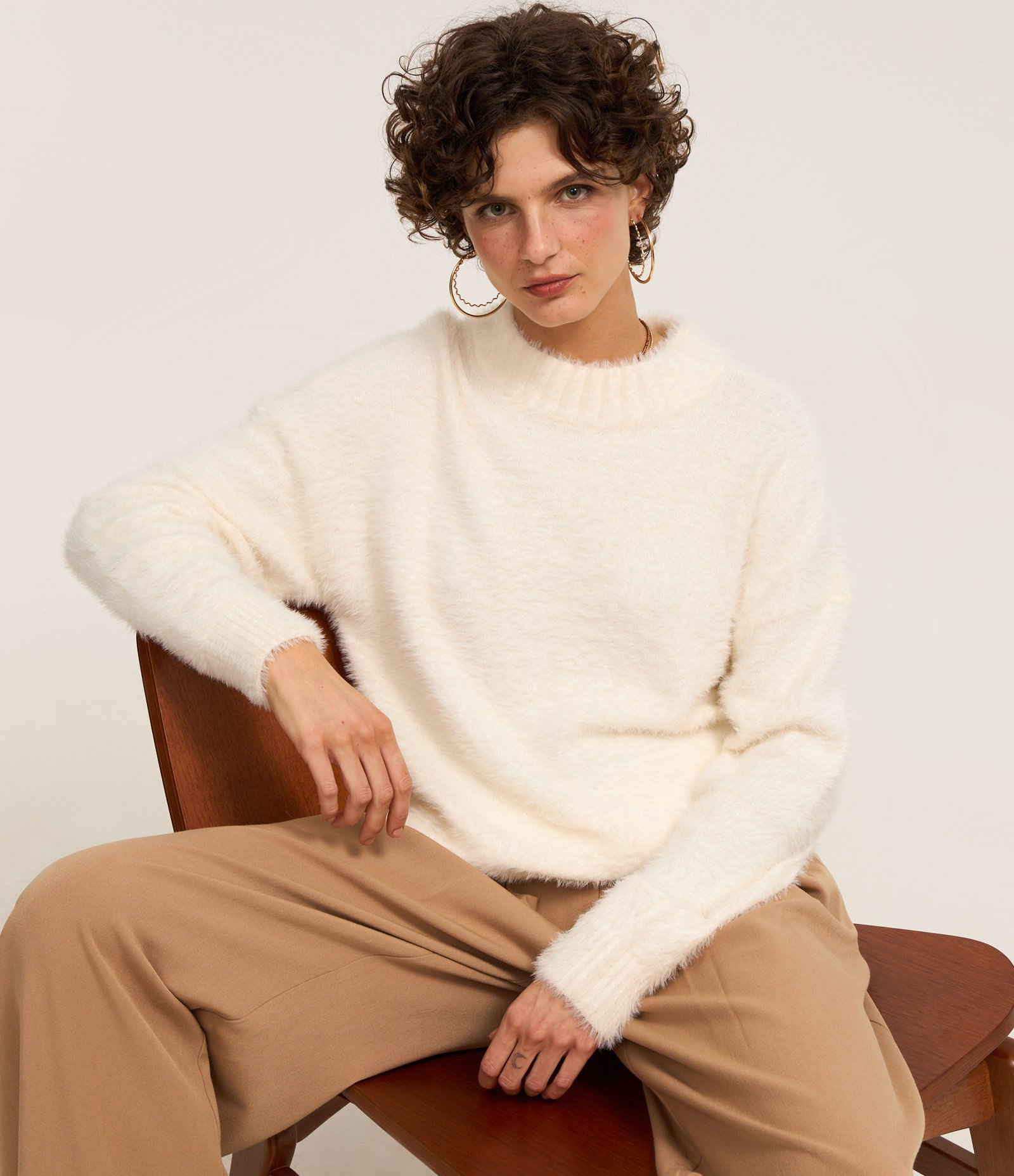 Calça Pantalona em Alfaiataria com Pregas Marrom 2