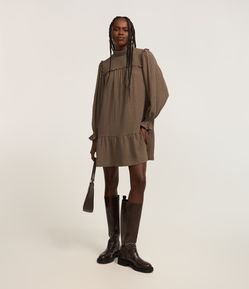 Vestido Curto em Viscose com Gola Alta e Lastex