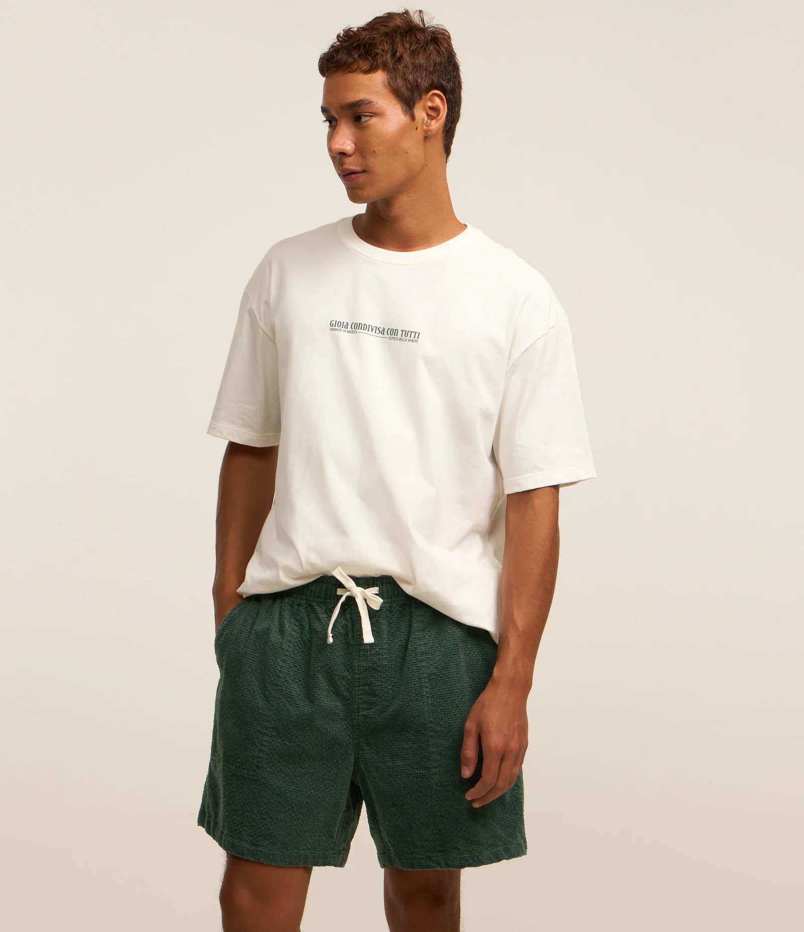 Bermuda Slim em Veludo Cotelê com Cós Elástico e Textura Xadrez Verde 2