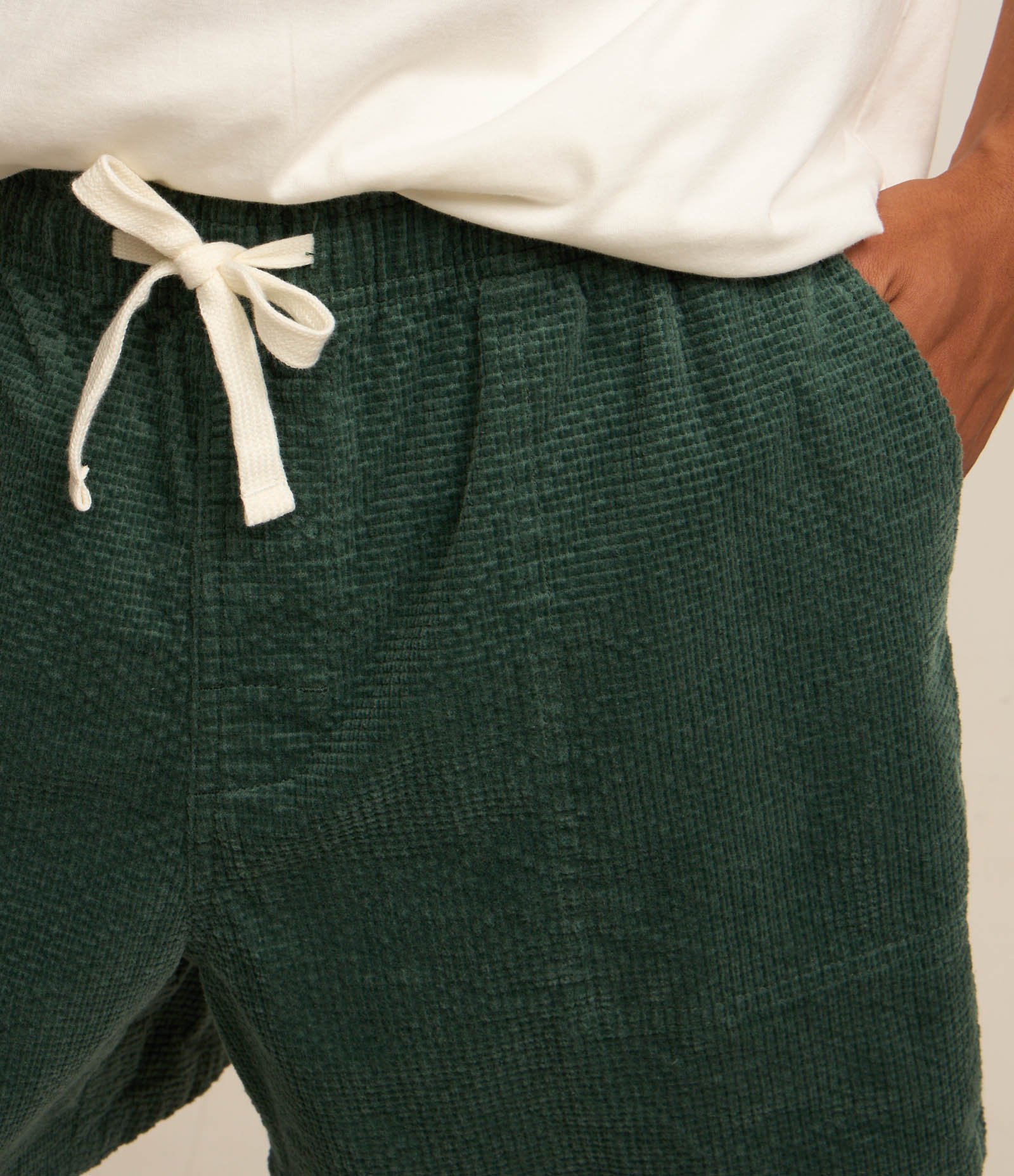 Bermuda Slim em Veludo Cotelê com Cós Elástico e Textura Xadrez Verde 4