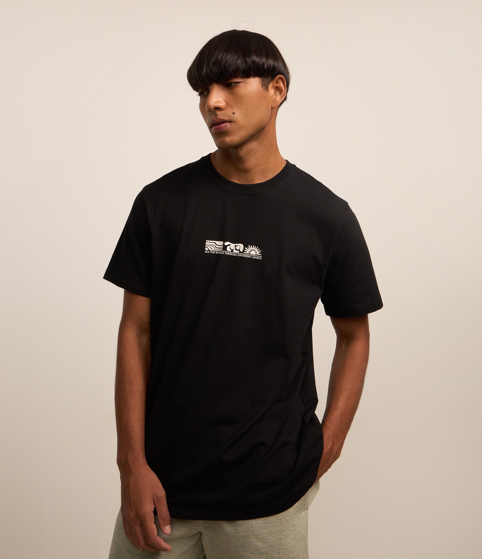 Camiseta Comfort em Algodão com Estampa de Verão Preto 1