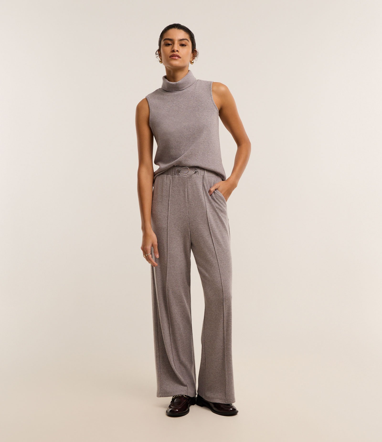 Calça Wide Leg Cintura Alta em Chenille com Malha Brushed Cinza 1