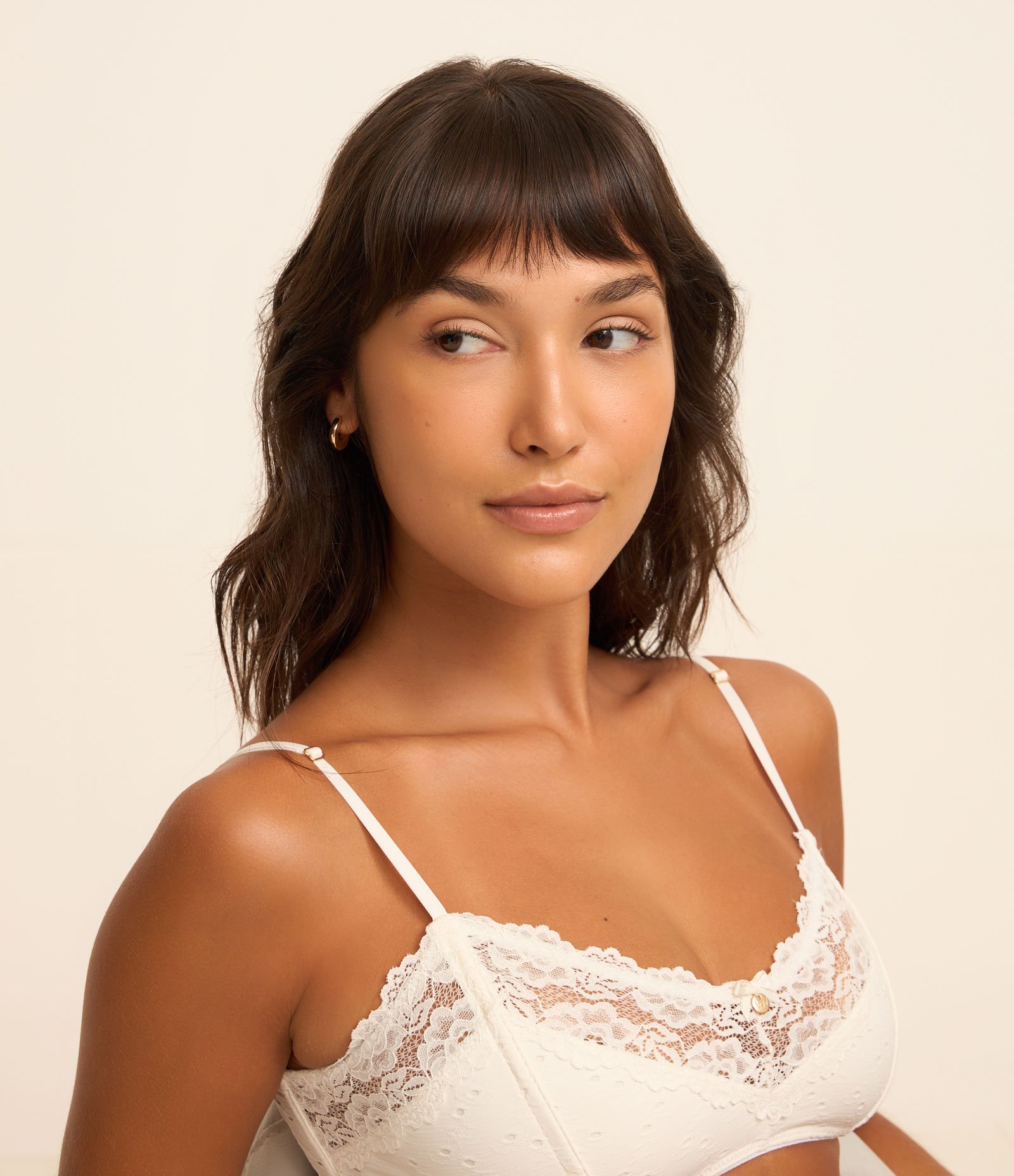 Sutiã Top Sem Bojo em Microfibra com Textura Furadinha e Renda Branco 4