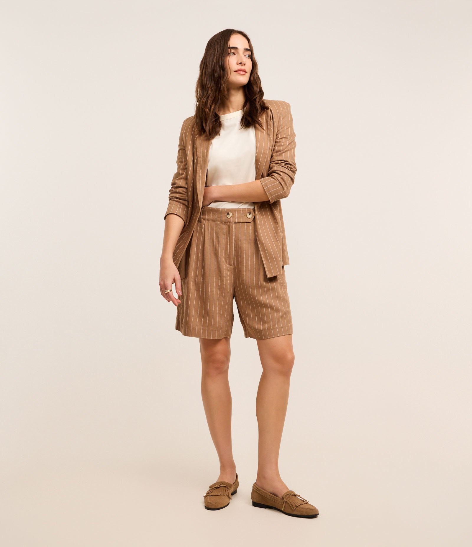 Blazer Longo em Viscolinho Listrado com Riscas de Giz Marrom 2