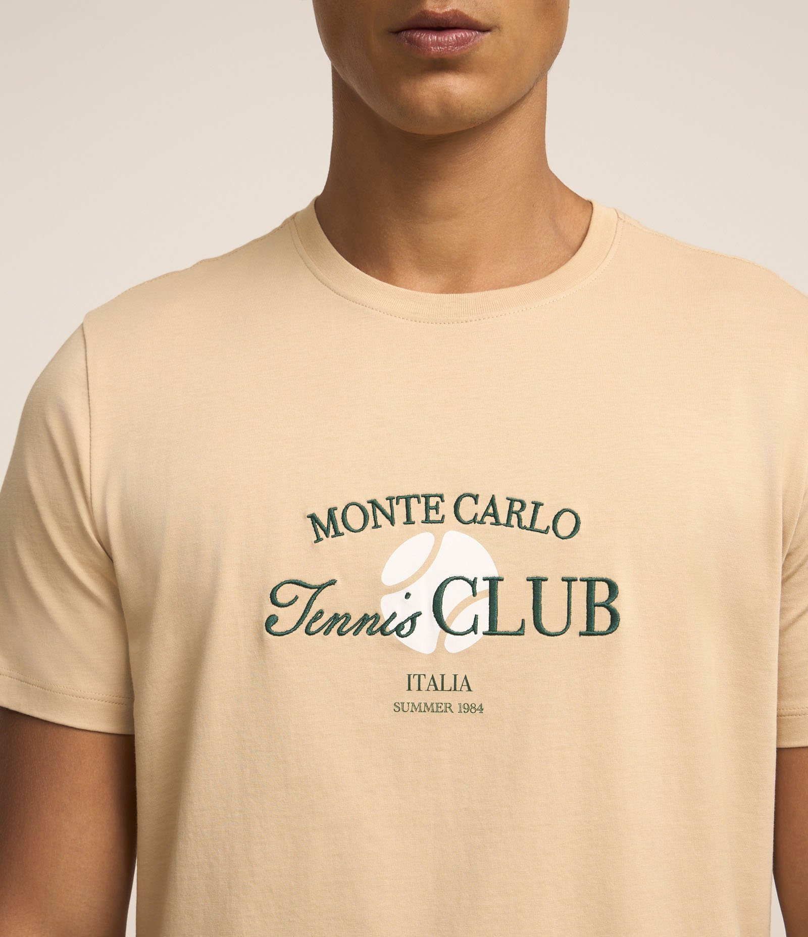 Camiseta em Algodão com Estampa Lettering Tennis Club Bege 4